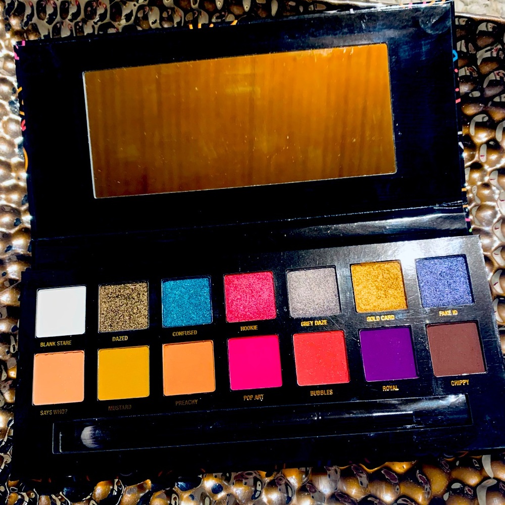 Anastasia Beverly Hills eye shadow palette